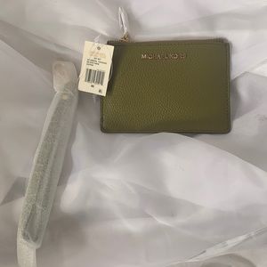 NWT Michael Kors jet set wristlet pistachio leather